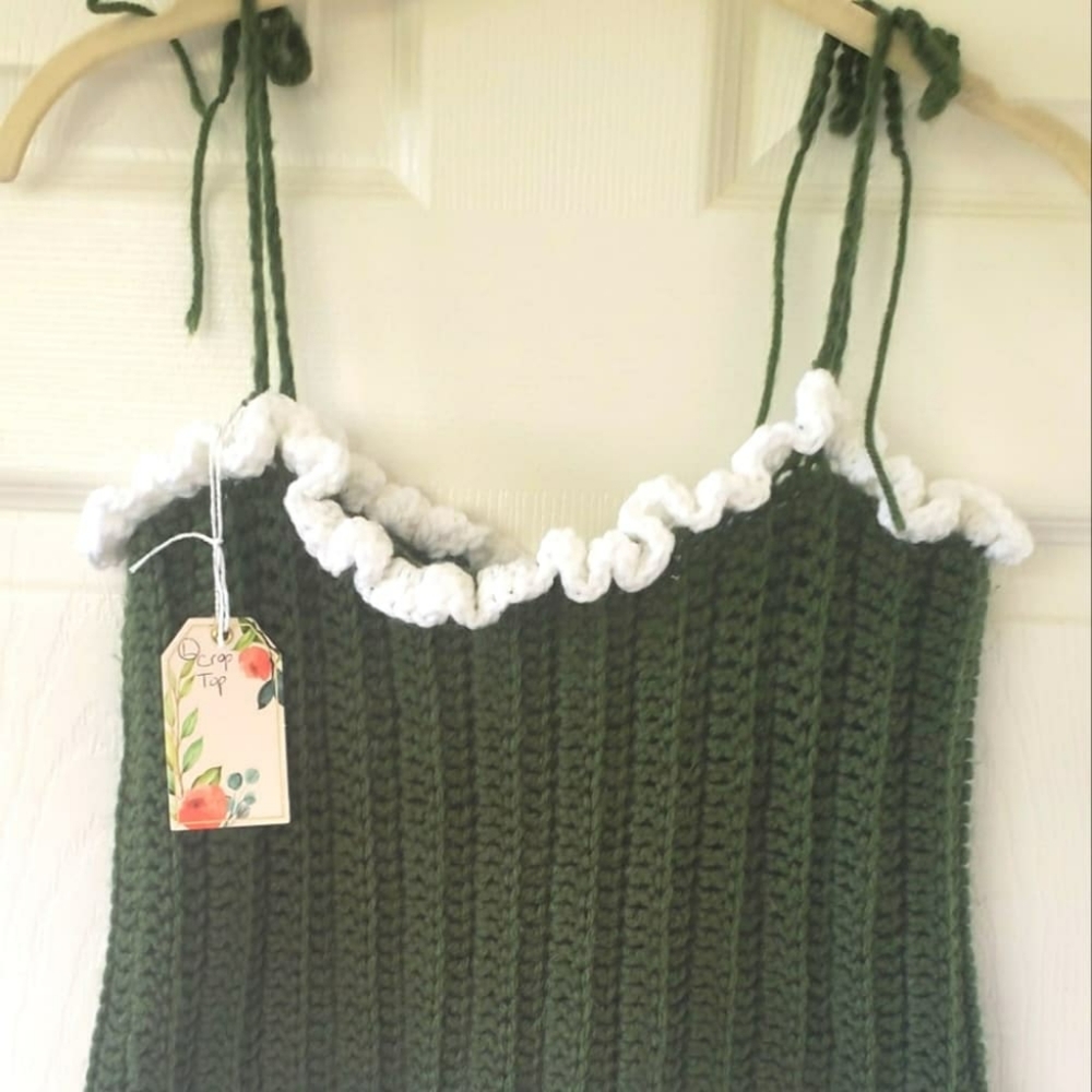 Women's crop top s summer sale 🌼🌻🏵️🌻🏵️🌻🏵️🌻🌼🌻🏵️$25.00